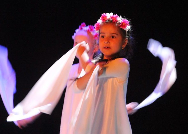 Przedszkolaki żegnają się z Misiem ZDJĘCIA