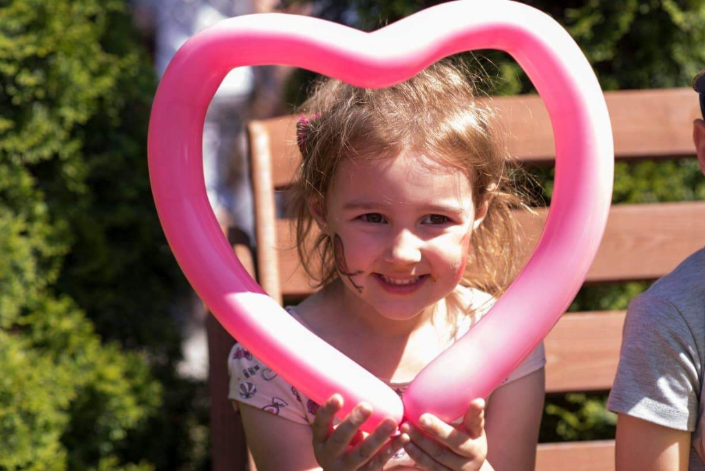 Strzałkowskie przedszkolaki ze swoim ulubieńcem