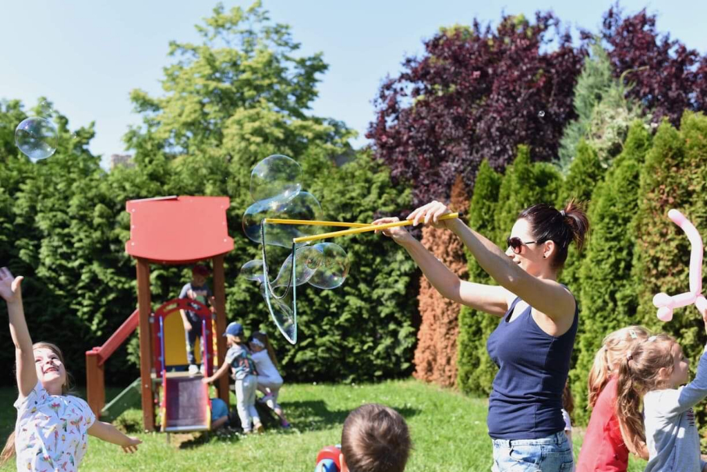 Strzałkowskie przedszkolaki ze swoim ulubieńcem