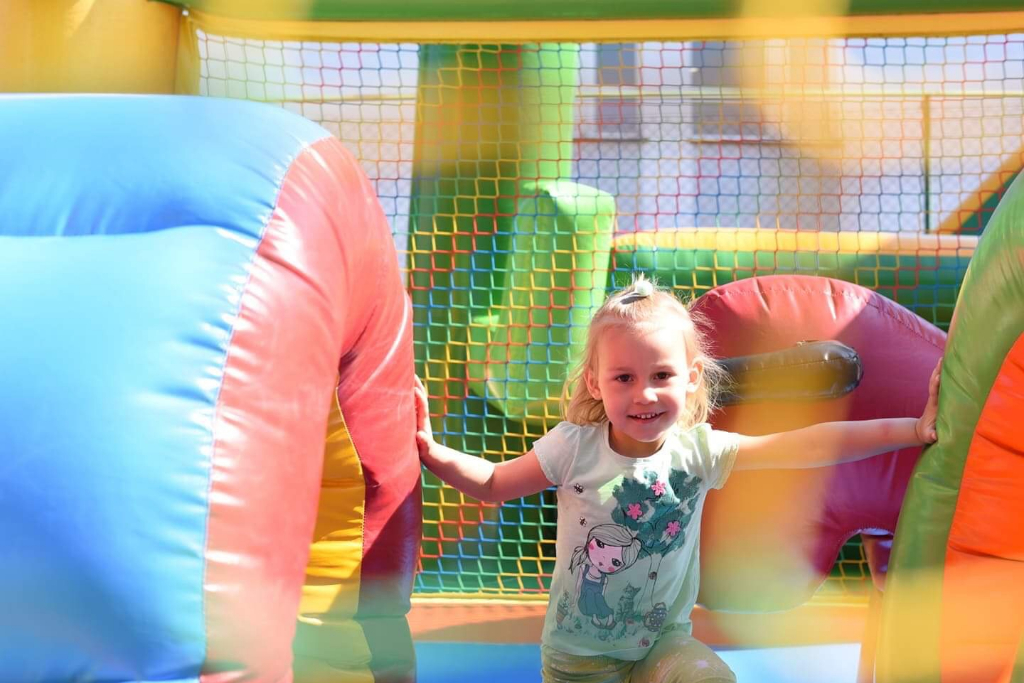 Strzałkowskie przedszkolaki ze swoim ulubieńcem