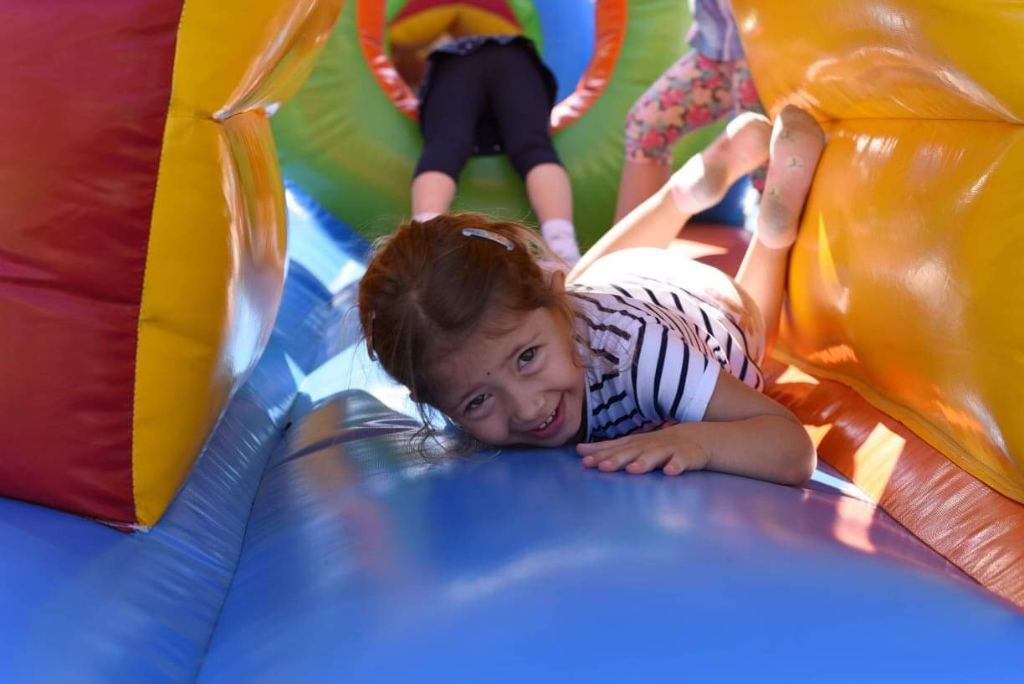Strzałkowskie przedszkolaki ze swoim ulubieńcem