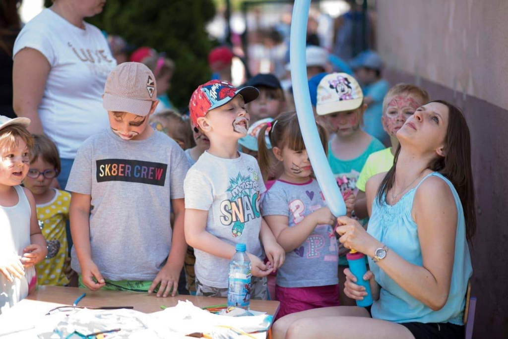 Strzałkowskie przedszkolaki ze swoim ulubieńcem