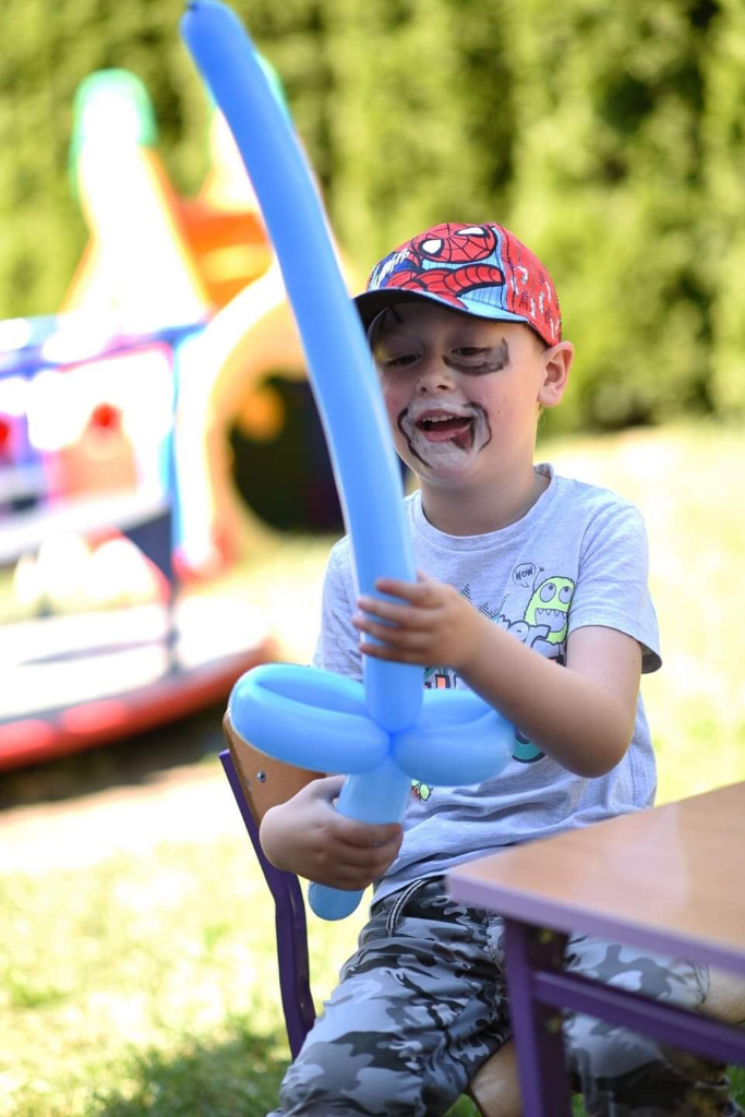 Strzałkowskie przedszkolaki ze swoim ulubieńcem