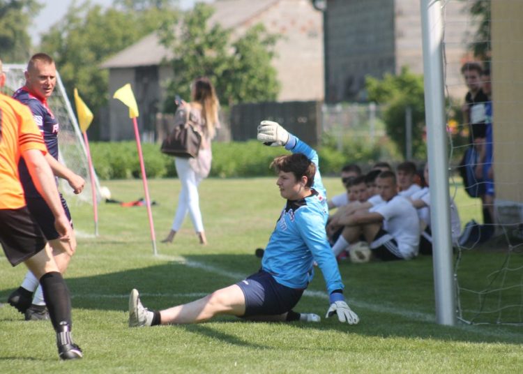 Dwanaście zespołów w trzynastym turnieju FOTO