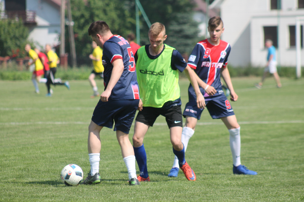 Dwanaście zespołów w trzynastym turnieju FOTO