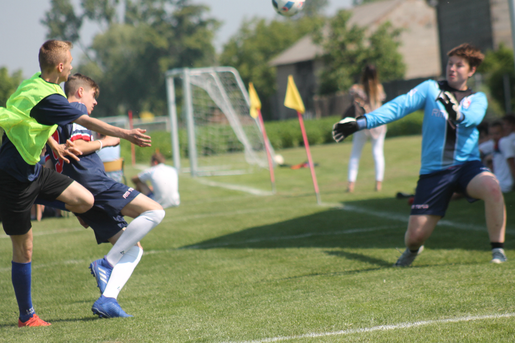 Dwanaście zespołów w trzynastym turnieju FOTO