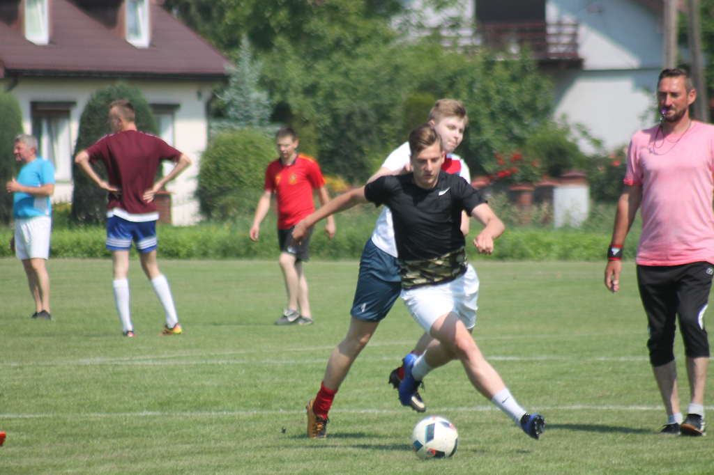 Dwanaście zespołów w trzynastym turnieju FOTO