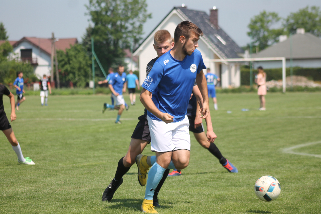 Dwanaście zespołów w trzynastym turnieju FOTO
