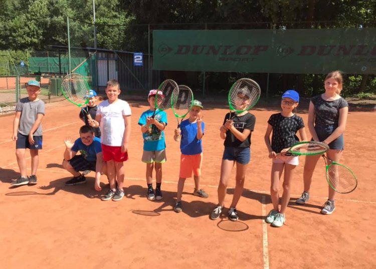 Półmetek tenisowych półkolonii