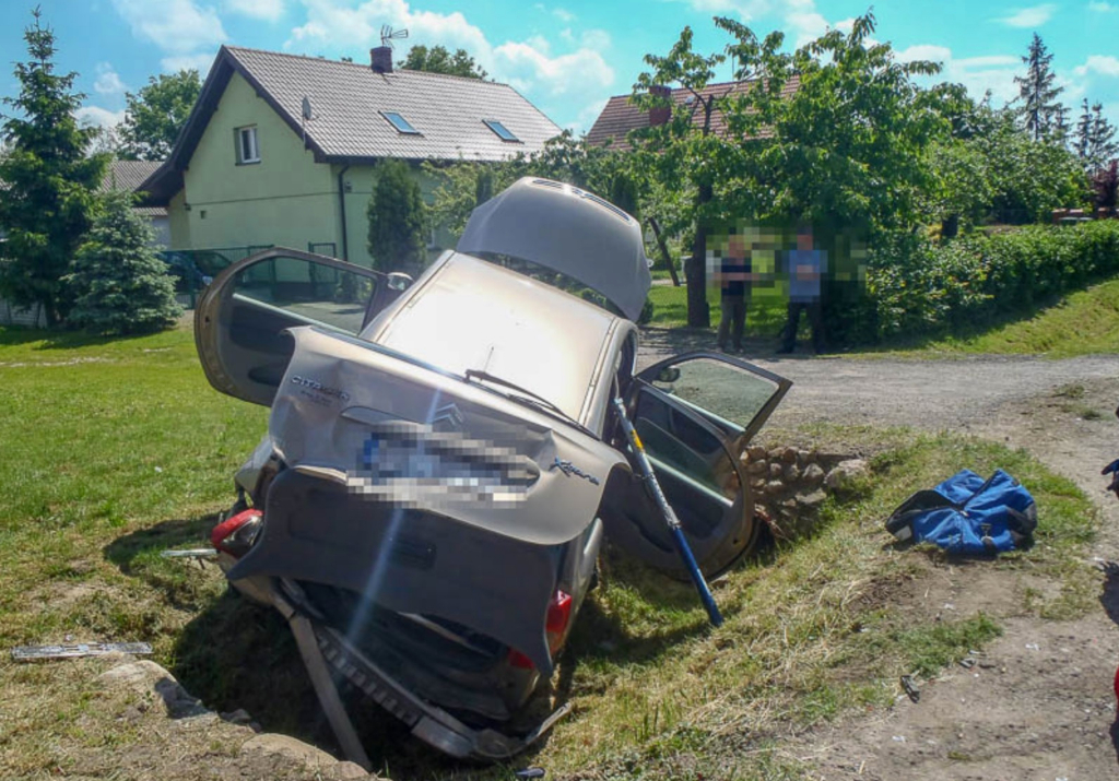Wypadek w Jaroszynie. Zderzyły się dwa auta ZDJĘCIA