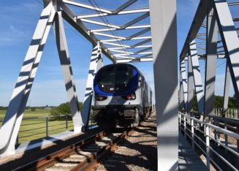 Wznowią ruch pociągów na linii Poznań-Warszawa