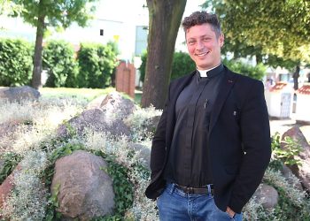 „Trzeba być blisko ludzi”. Wywiad z ks. Krzysztofem Szkopkiem