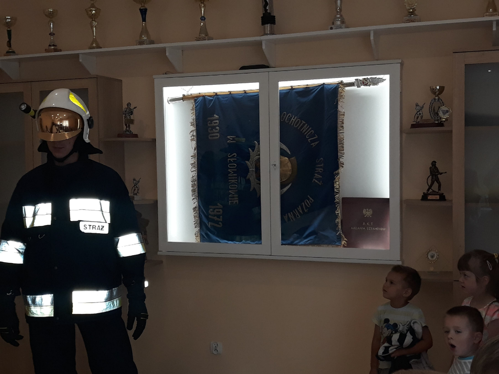 Strażacy z OSP Słowikowo dla dzieci i młodzieży