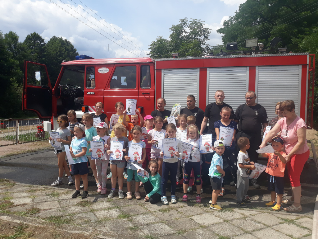 Strażacy z OSP Słowikowo dla dzieci i młodzieży