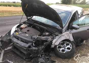 Wypadek na krajówce. Zderzyły się dwa auta