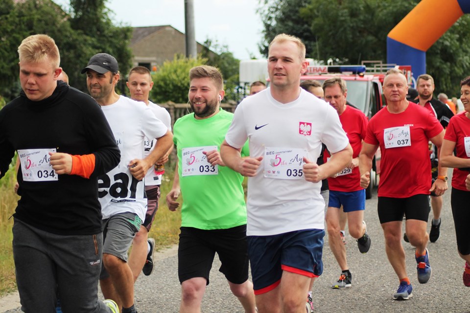 Pobiegli dla Agi – bieg charytatywny PIĄTECZKA DLA AGI