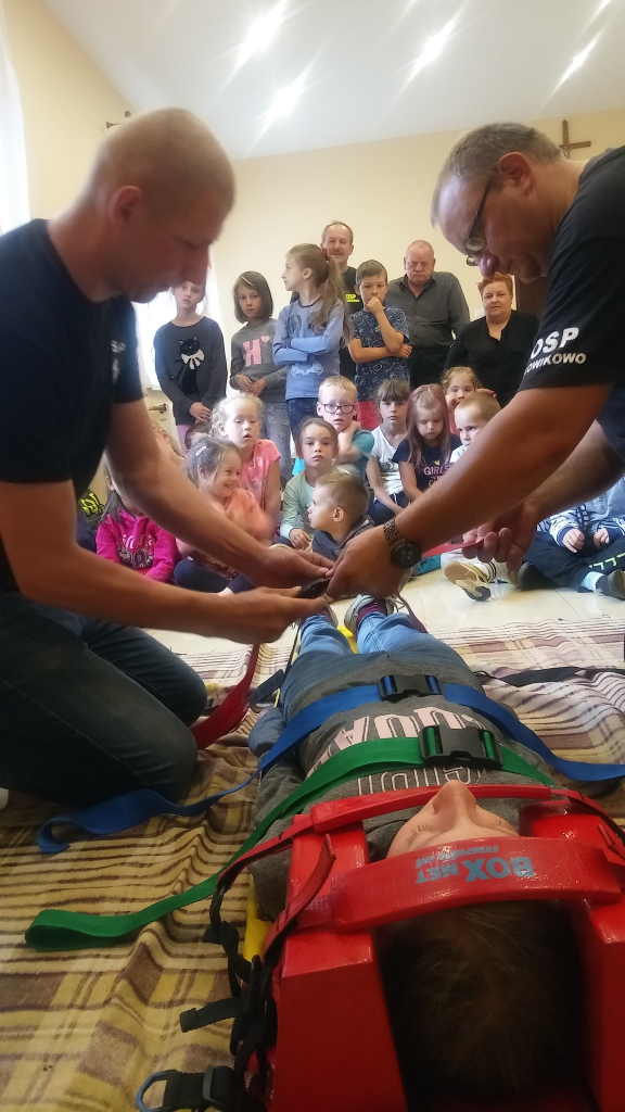 Strażacy z OSP Słowikowo dla dzieci i młodzieży