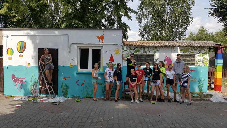 Powidz: Mural odmienił brzydką elewację ZDJĘCIA
