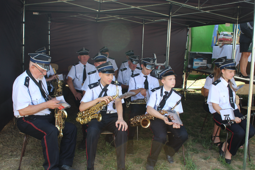 Nadanie sztandaru jednostce w Samarzewie