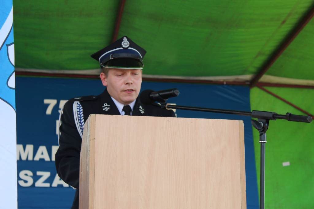 Nadanie sztandaru jednostce w Samarzewie