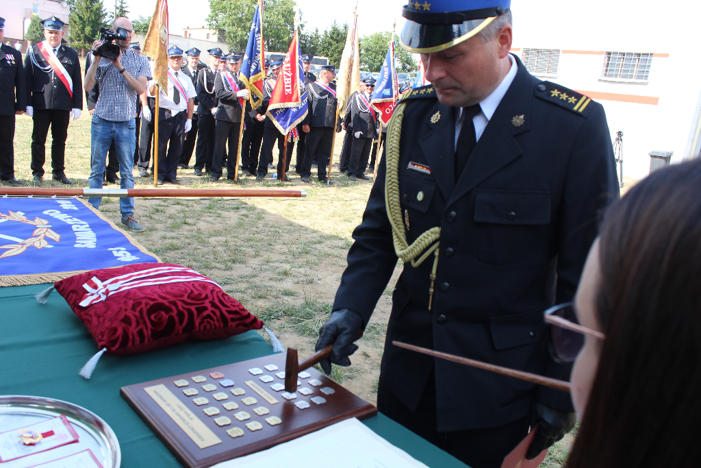 Nadanie sztandaru jednostce w Samarzewie