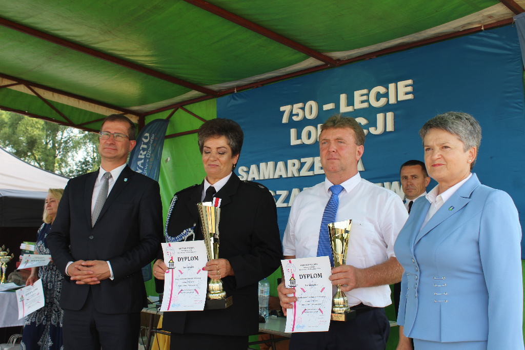 Nadanie sztandaru jednostce w Samarzewie