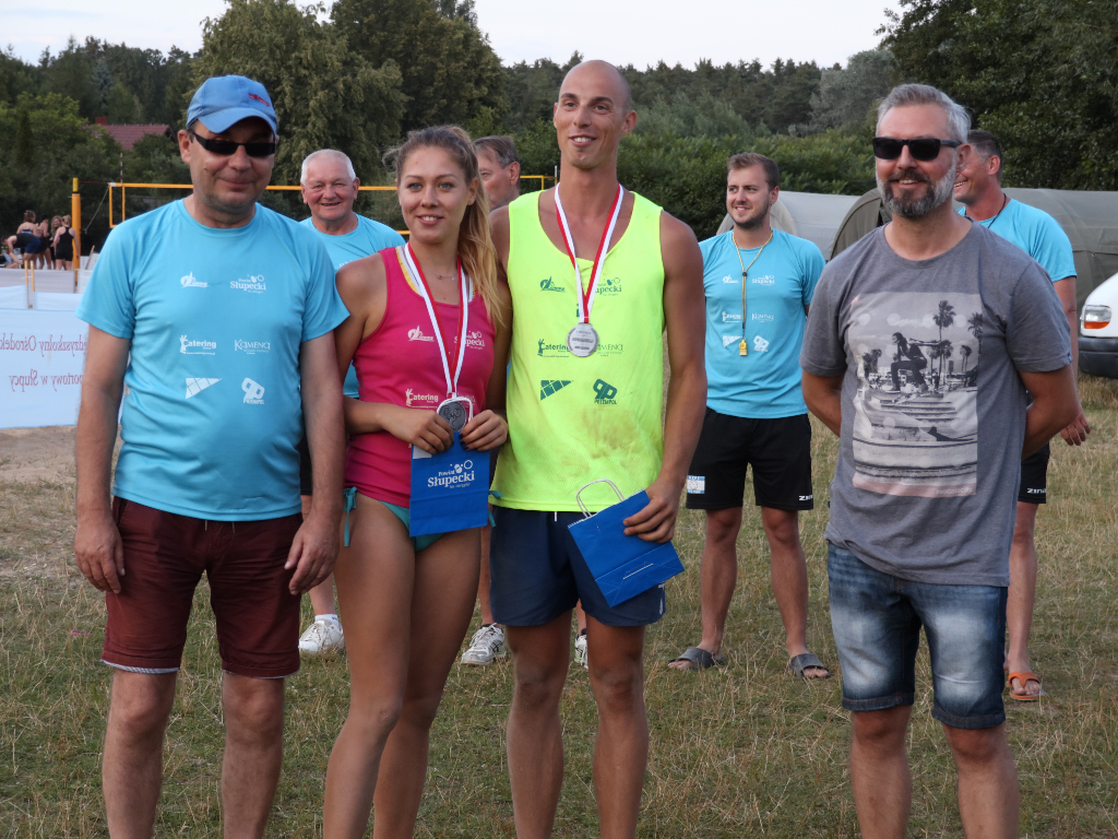 Zagrało ponad sto par