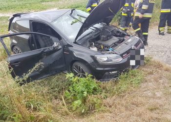 Wyleciał z drogi i dachował ZDJĘCIA