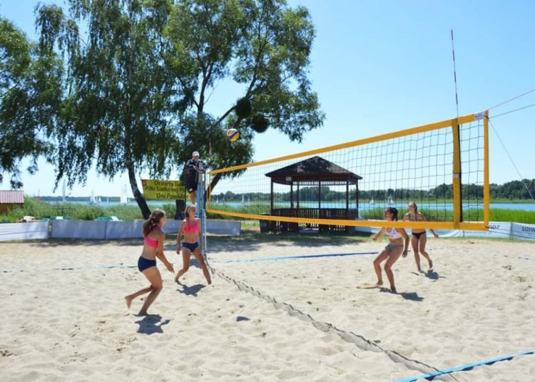 Powidz. Zapraszają na plażowe turnieje