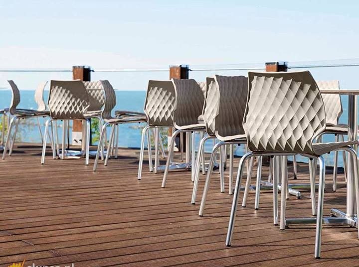 Jak wybrać meble do restauracji? 3 wskazówki