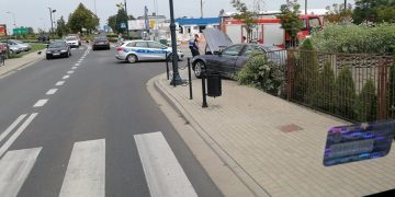 Uderzył w ogrodzenie na Traugutta