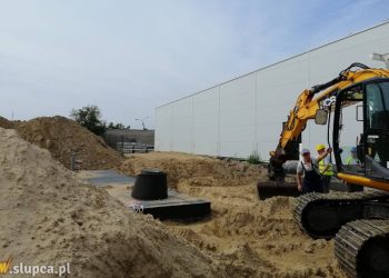 Łączą halę z pływalnią