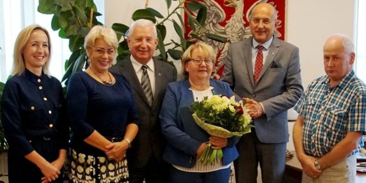 Kierownik odchodzi na emeryturę