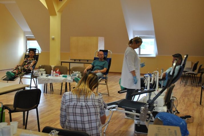 Spokrewnieni służbą oddali 23 litry krwi