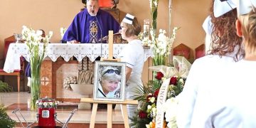 „Będziemy za Tobą tęsknić każdego dnia”. Ostatnie pożegnanie Urszuli Ławniczak