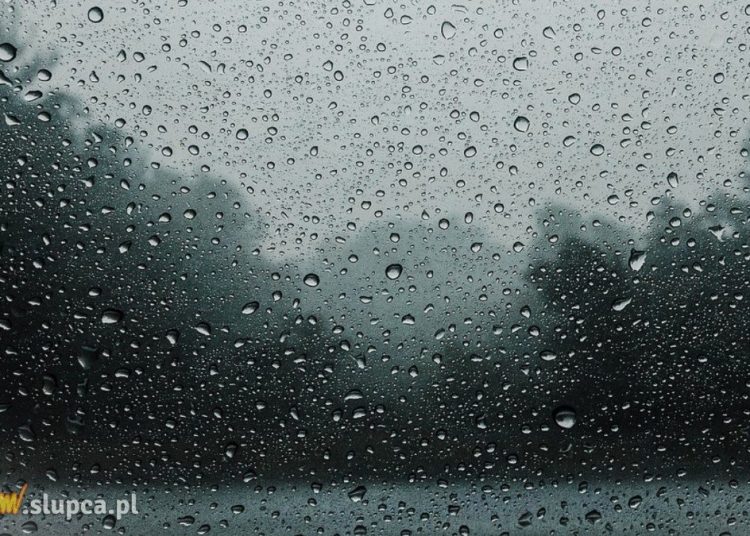 Zapowiadają silny deszcz i burze. Uważajcie!