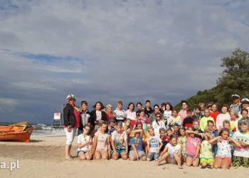 Lądkowskie dzieci nad morzem