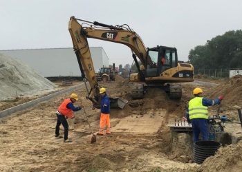 Budują infrastrukturę wokół pływalni