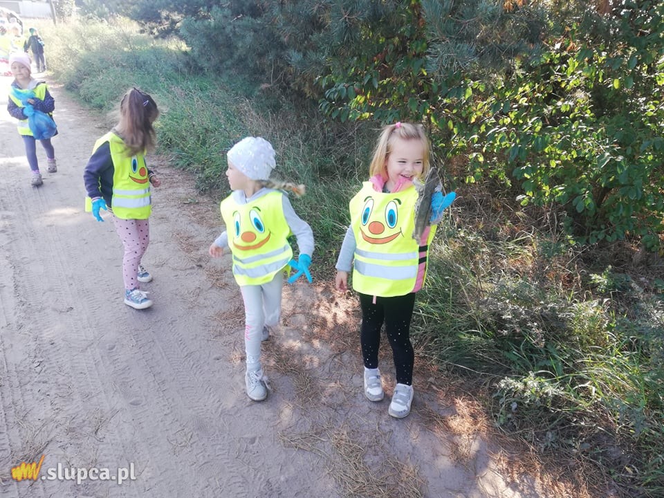 Mali Odkrywcy sprzątali świat