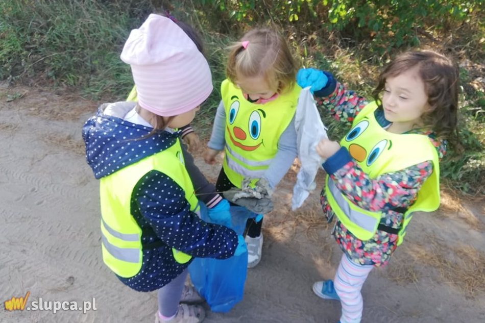 Mali Odkrywcy sprzątali świat