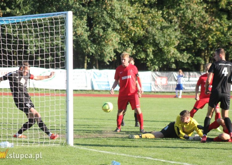 Piłkarski weekend. Derby dla Czarnych, wygrana SKP