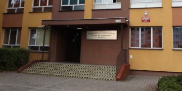 Wyzwał i opluł nauczyciela. Stanie przed sądem