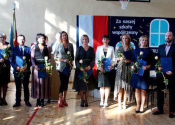 Nauczyciele dostali nagrody starosty
