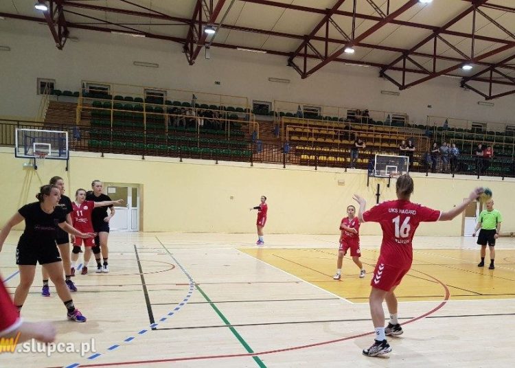 Towarzyska potyczka strzałkowskich piłkarek ręcznych