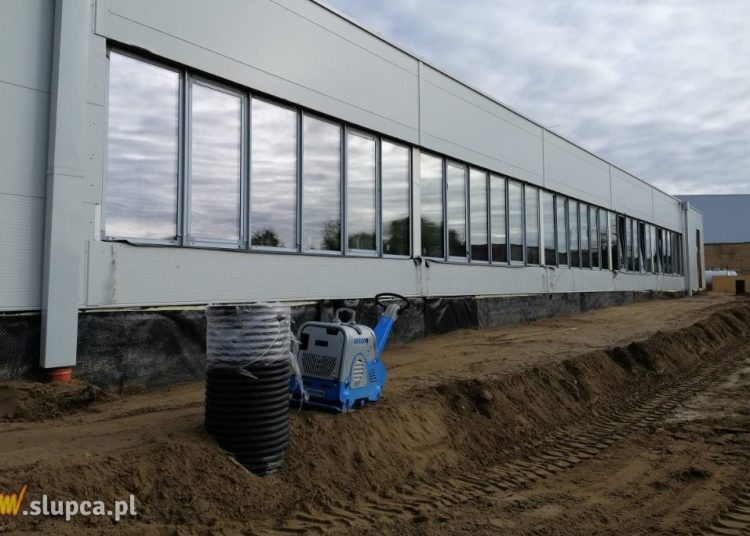 Pływalnia ma już okna. Co jeszcze wykonano?