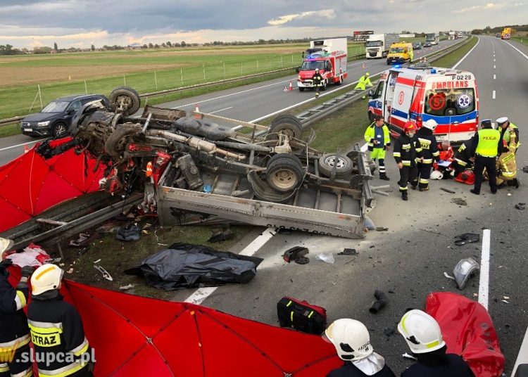 Jedna osoba nie żyje, trzy są ranne ZDJĘCIA