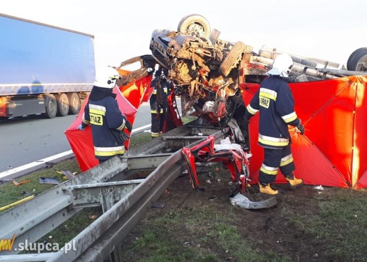 Śmiertelny wypadek. Droga całkowicie zablokowana