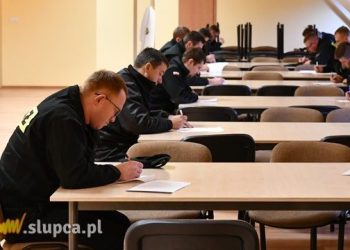 Zdali egzamin, mogą dowodzić
