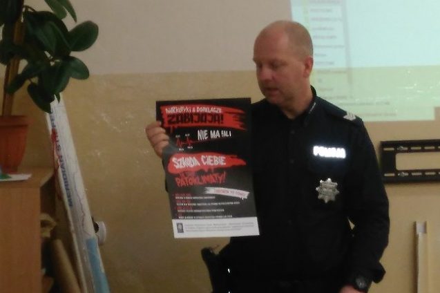 Policjanci w Jedynce. Przestrzegali uczniów