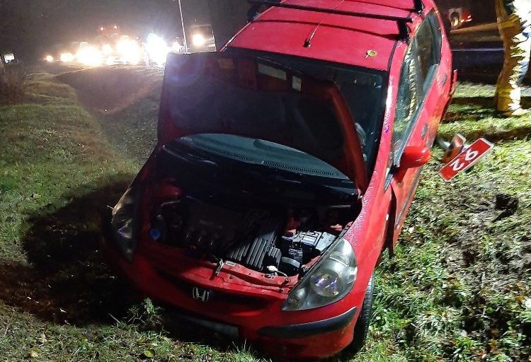 Wypadek na K92. Matka z dzieckiem w szpitalu